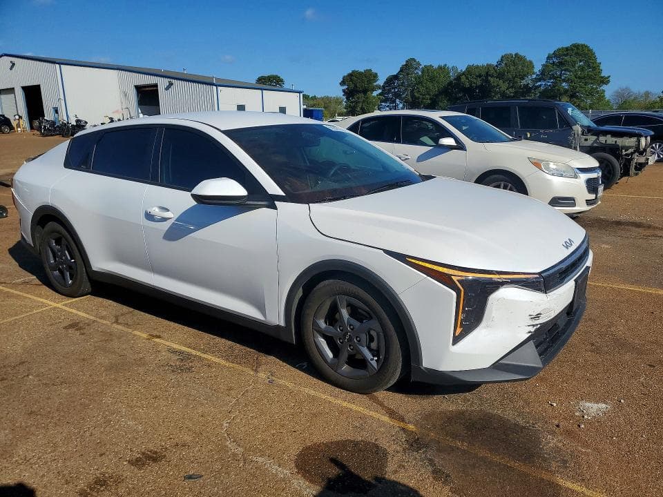2025 KIA K4 LXS 4