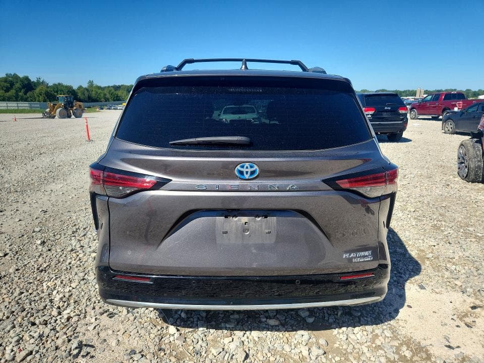 2024 TOYOTA SIENNA PLATINUM 7-PASSENGER 6