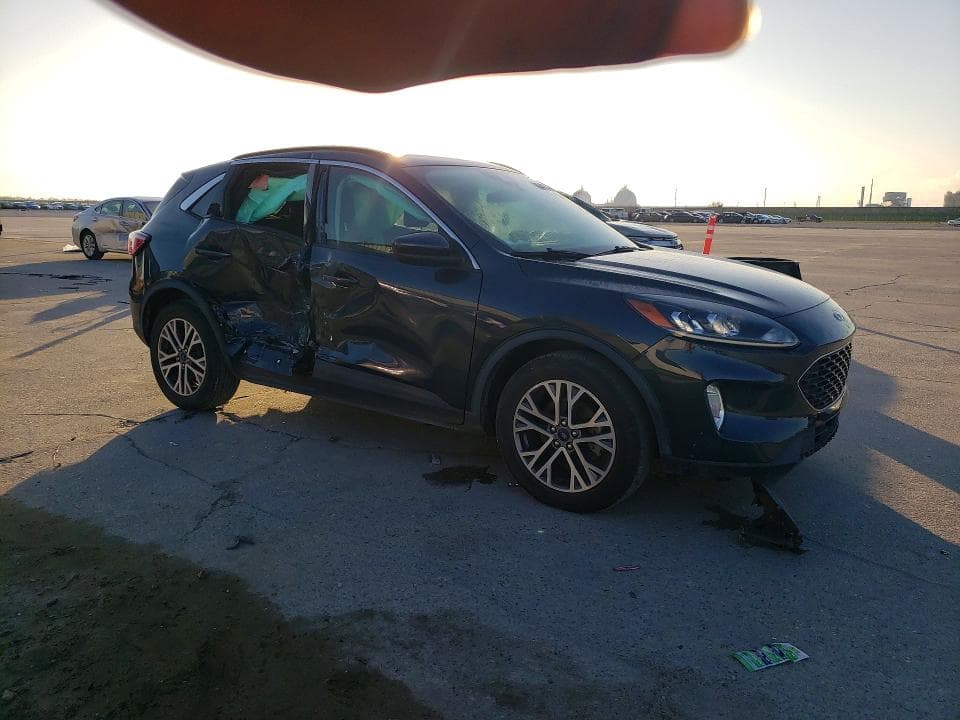 2022 FORD ESCAPE SEL 4