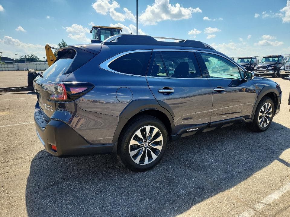 2024 SUBARU OUTBACK TOURING 3
