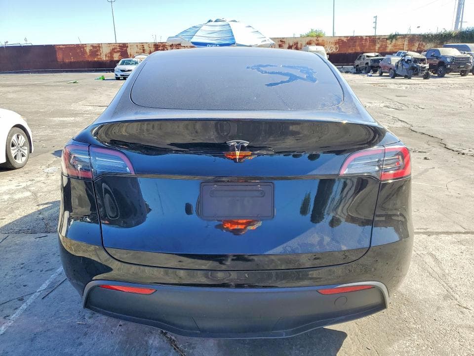 2023 TESLA MODEL Y 6
