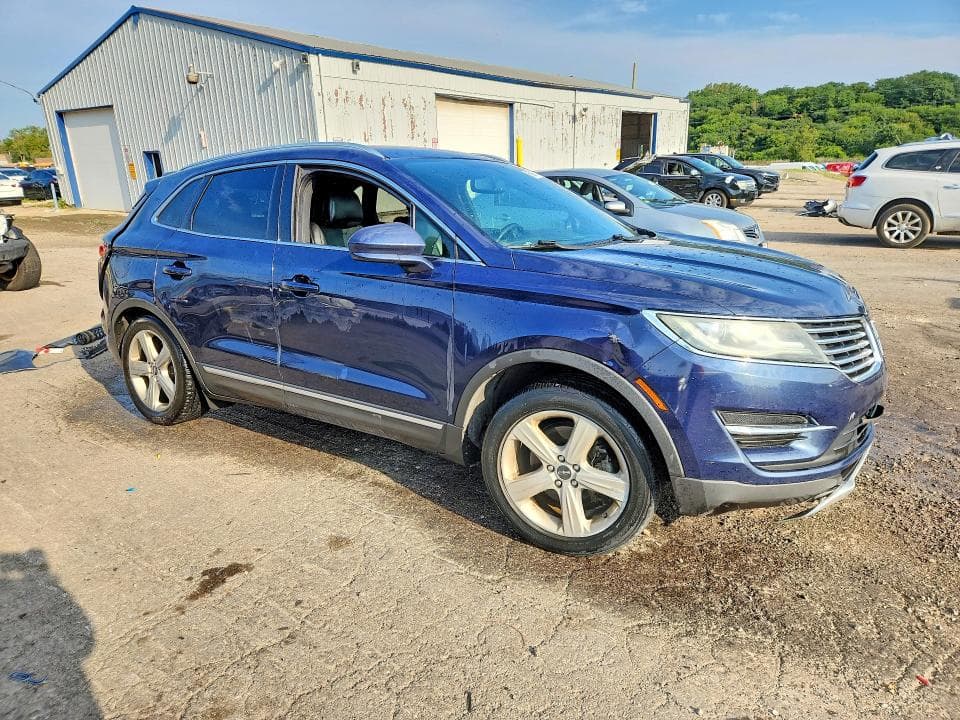 2017 LINCOLN MKC PREMIERE 4