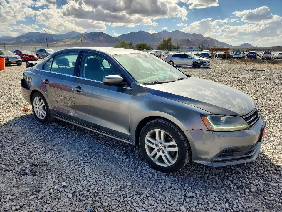 2017 VOLKSWAGEN JETTA S 4