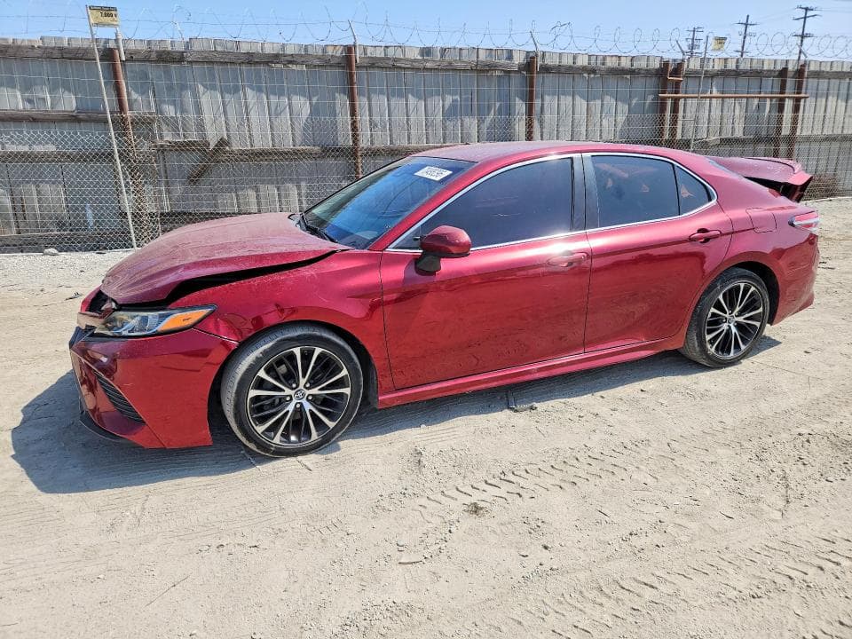 2018 TOYOTA CAMRY SE