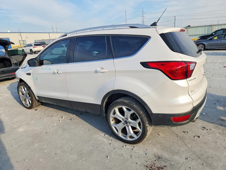 2019 FORD ESCAPE TITANIUM 2