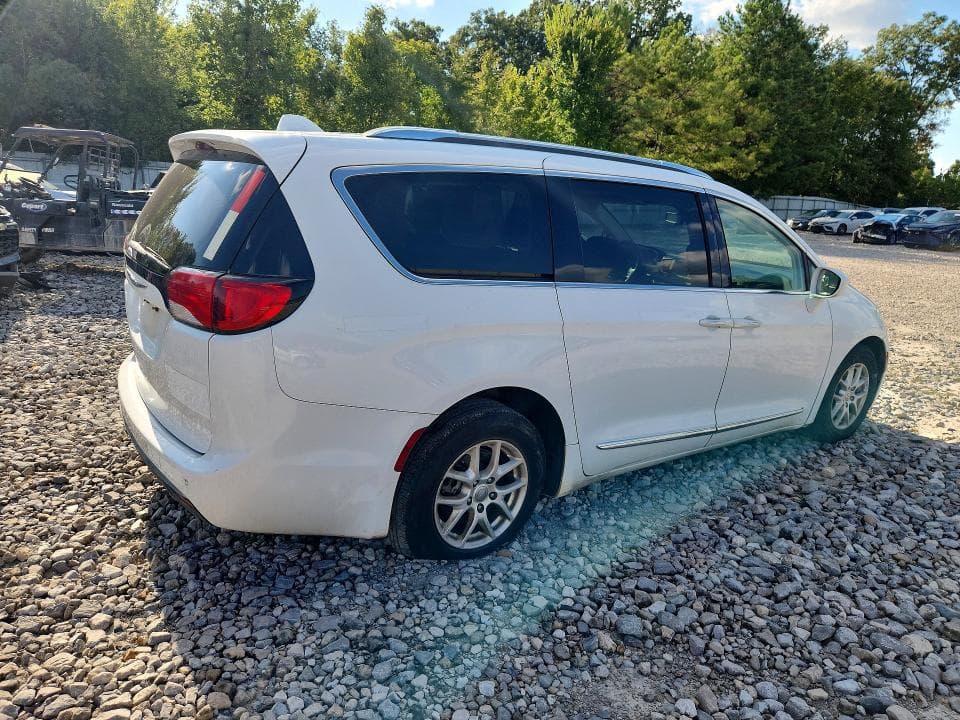 2020 CHRYSLER PACIFICA TOURING L 3