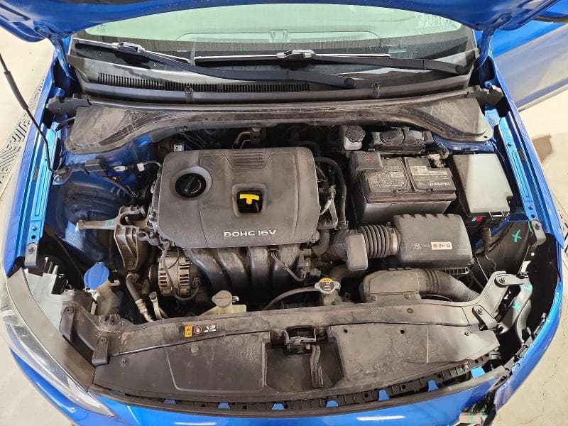2017 HYUNDAI ELANTRA SE 11