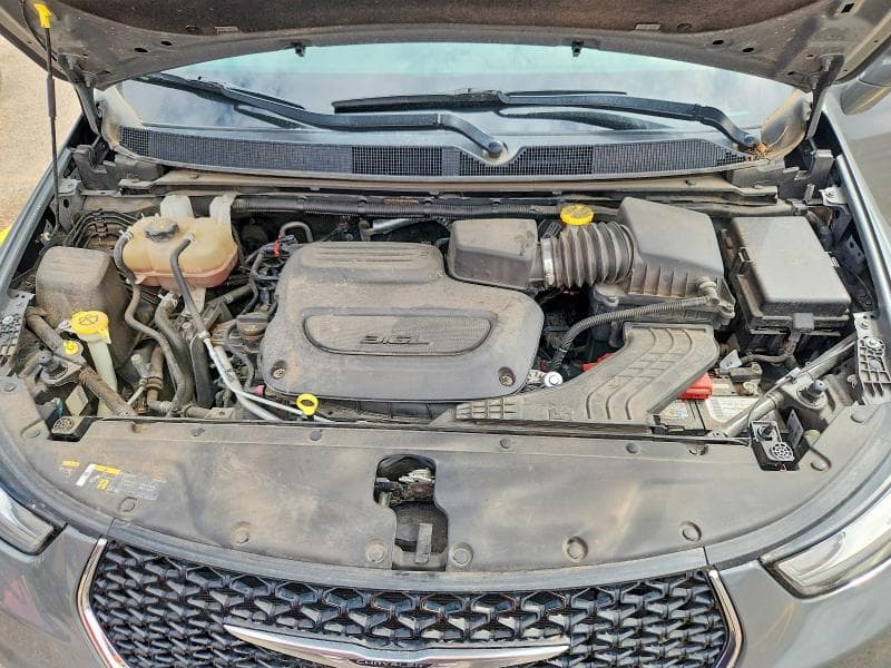 2022 CHRYSLER PACIFICA TOURING L 12