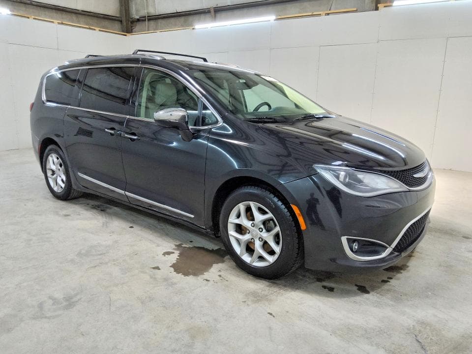 2020 CHRYSLER PACIFICA LIMITED 4
