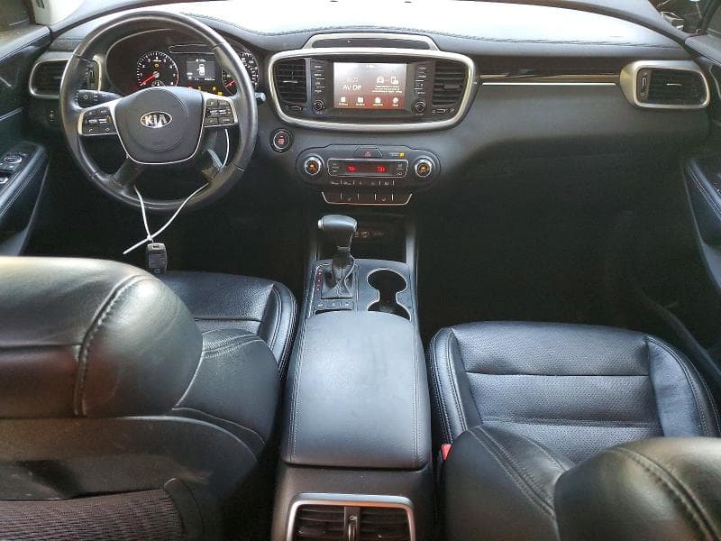 2020 KIA SORENTO S 8
