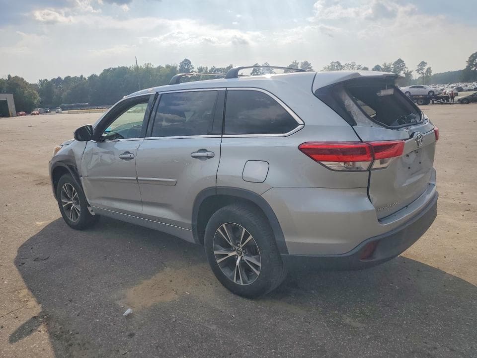 2018 TOYOTA HIGHLANDER LE 2