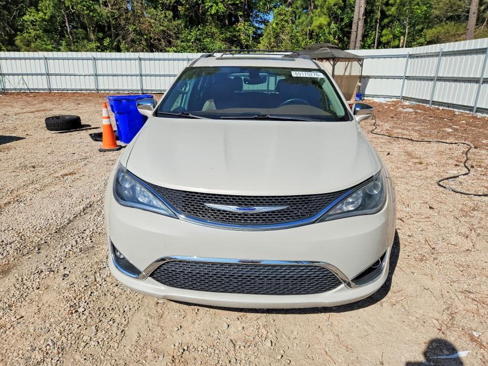 2019 CHRYSLER PACIFICA LIMITED 5