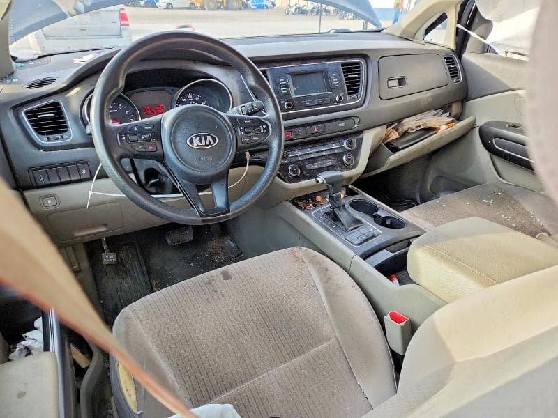 2017 KIA SEDONA LX 8