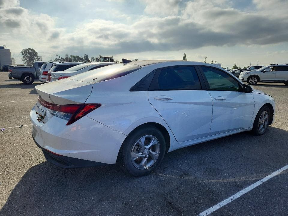 2021 HYUNDAI ELANTRA SE 3