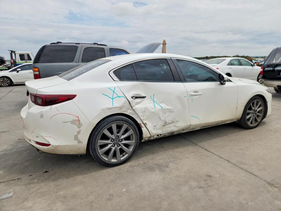 2022 MAZDA 3 SELECT 3