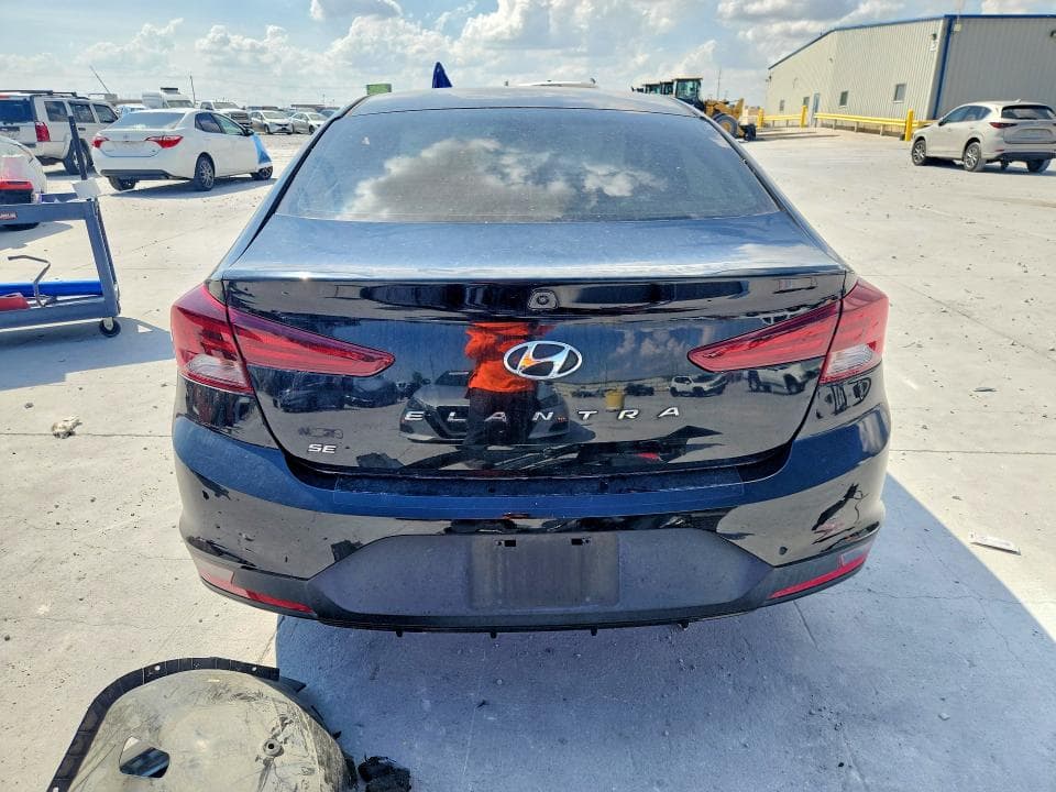 2020 HYUNDAI ELANTRA SE 6