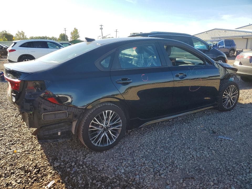 2023 KIA FORTE GT LINE 3
