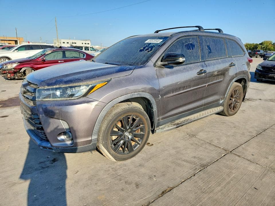2019 TOYOTA HIGHLANDER SE