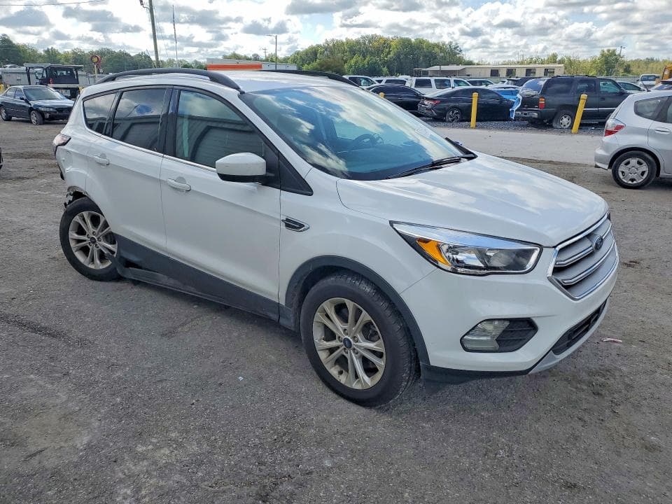 2018 FORD ESCAPE SE 4