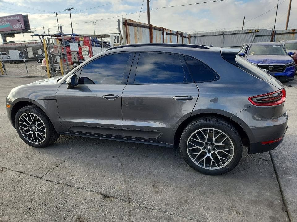 2018 PORSCHE MACAN 2