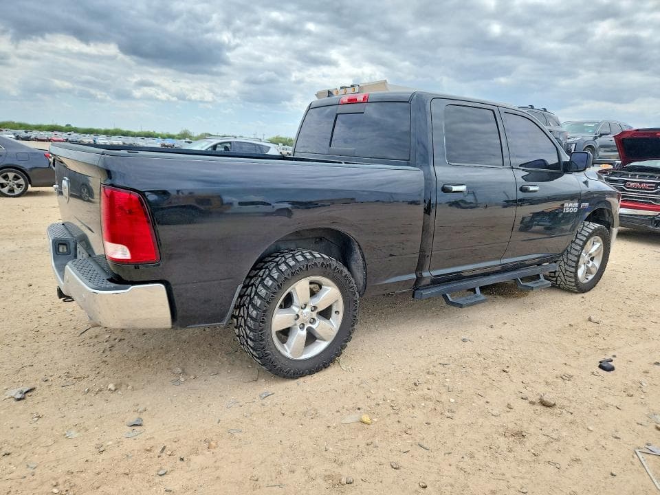2017 RAM 1500 SLT 3