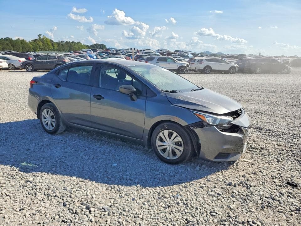 2021 NISSAN VERSA S 4
