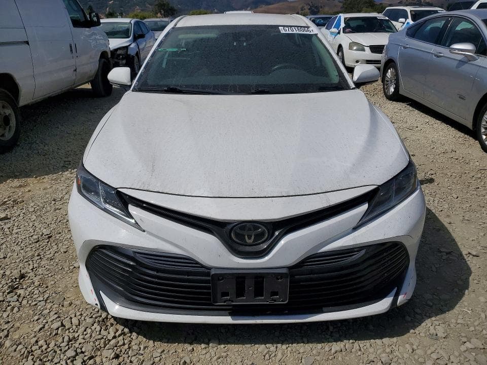 2020 TOYOTA CAMRY LE 5