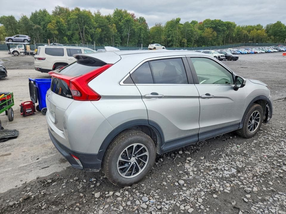 2020 MITSUBISHI ECLIPSE CROSS ES 3