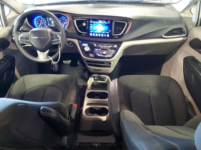 2017 CHRYSLER PACIFICA TOURING 8