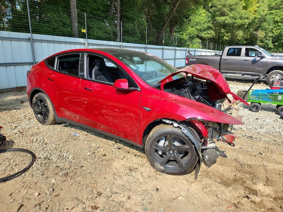 2026 TESLA MODEL Y 4