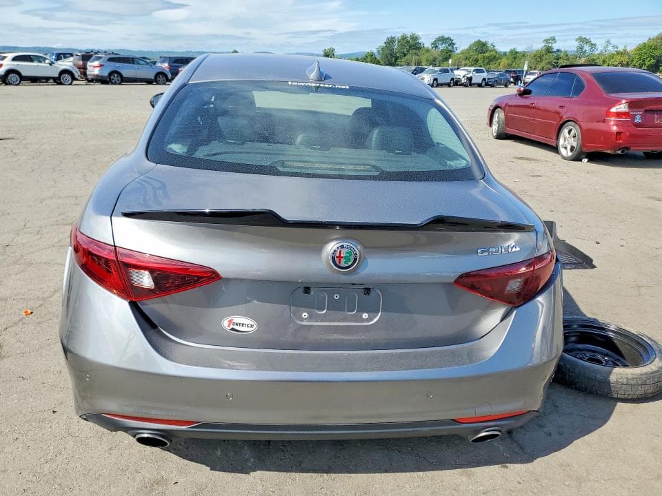 2018 ALFA ROMEO GIULIA 6