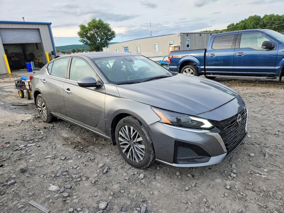 2023 NISSAN ALTIMA SV 4