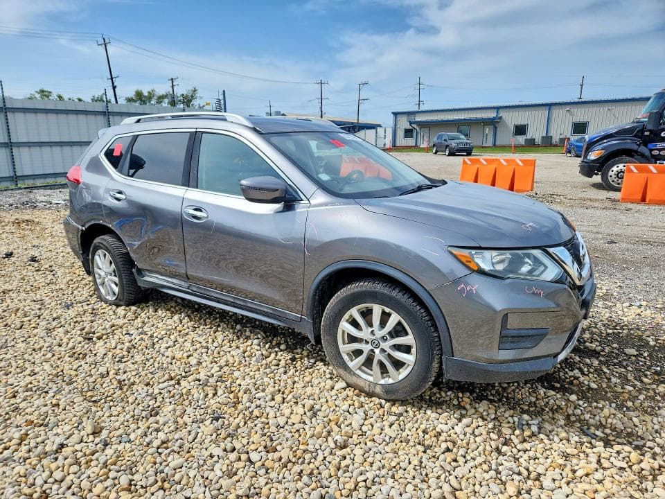 2017 NISSAN ROGUE SV 4
