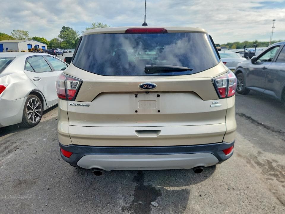 2017 FORD ESCAPE SE 6