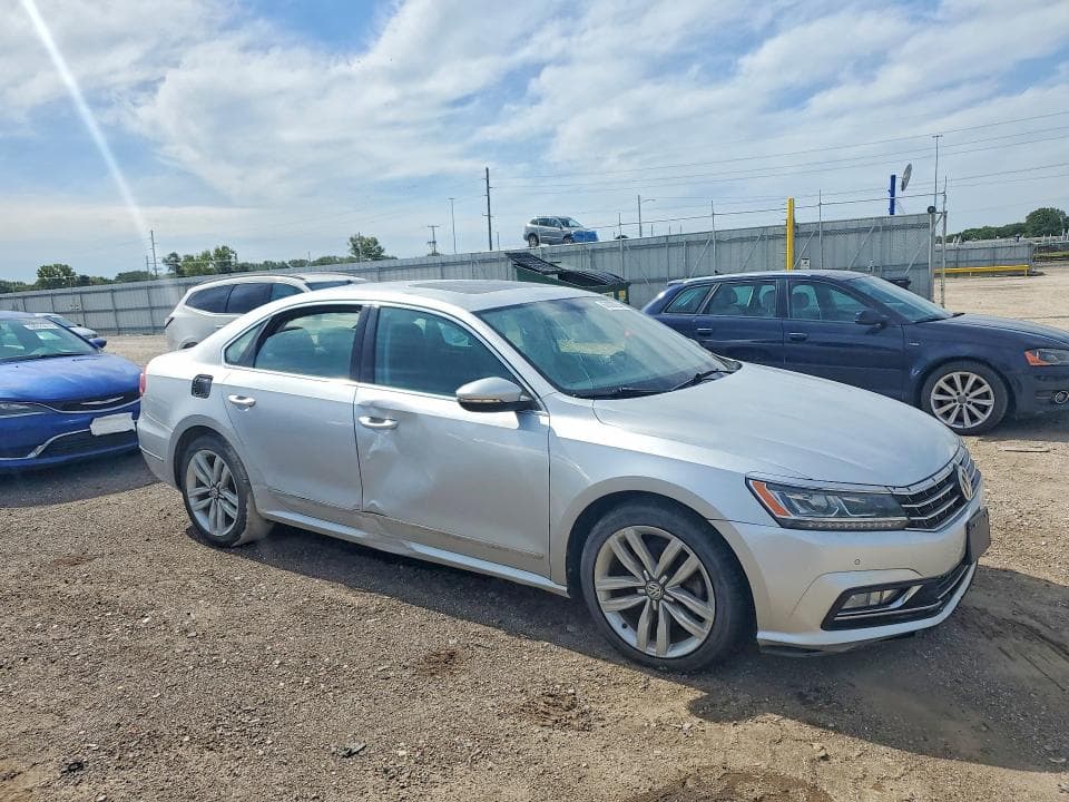 2017 VOLKSWAGEN PASSAT SE 4