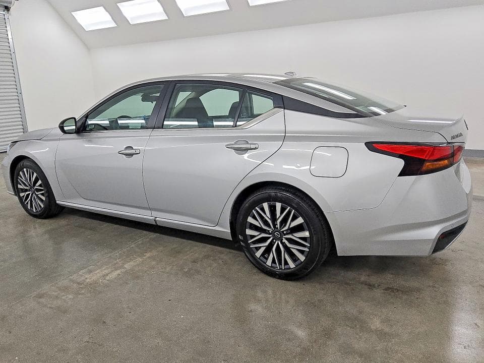 2025 NISSAN ALTIMA SV 2
