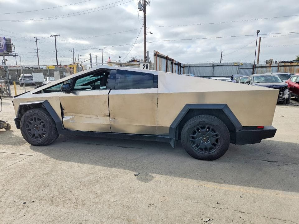 2024 TESLA CYBERTRUCK 2