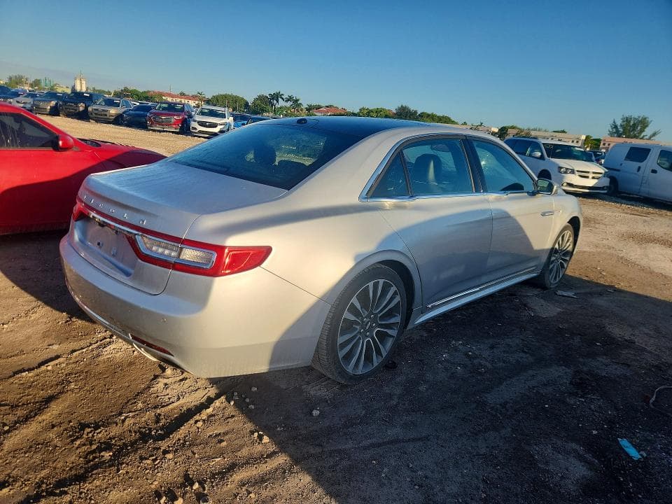 2017 LINCOLN CONTINENTAL RESERVE 3