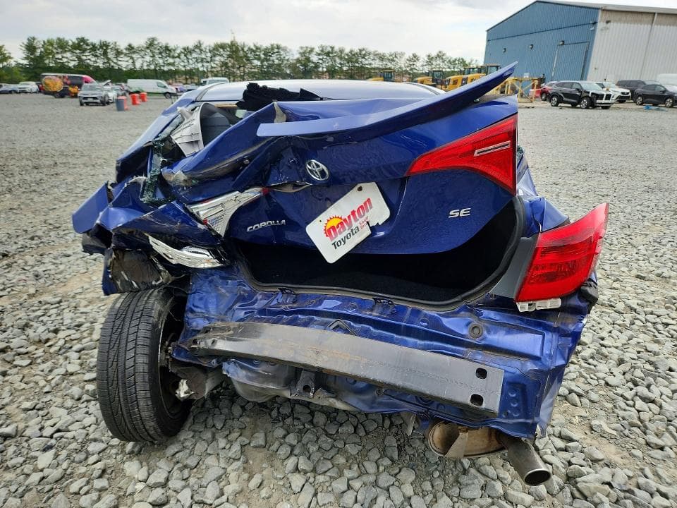 2017 TOYOTA COROLLA SE 6