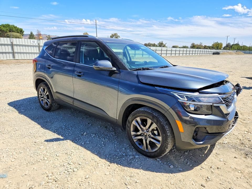 2023 KIA SELTOS S 4