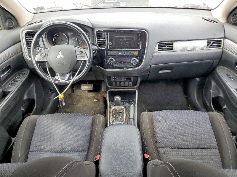 2018 MITSUBISHI OUTLANDER SE 8