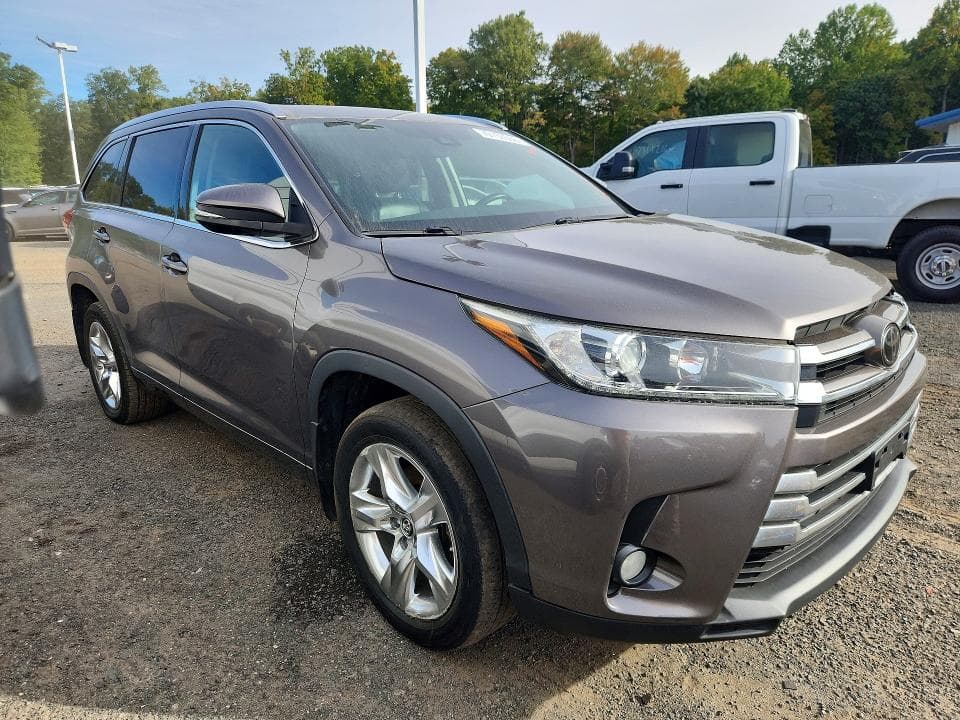 2018 TOYOTA HIGHLANDER LIMITED 4