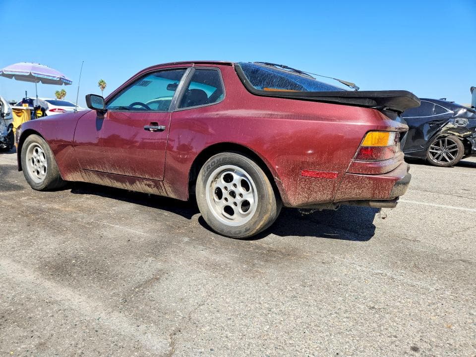 1984 PORSCHE 944 2