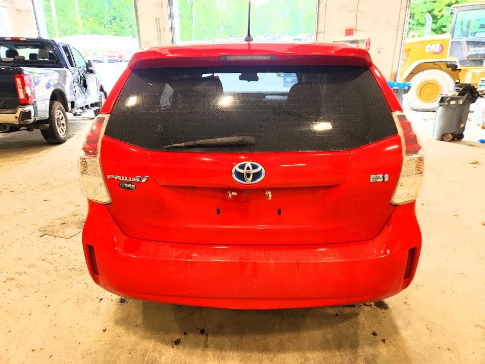 2017 TOYOTA PRIUS V TWO 6