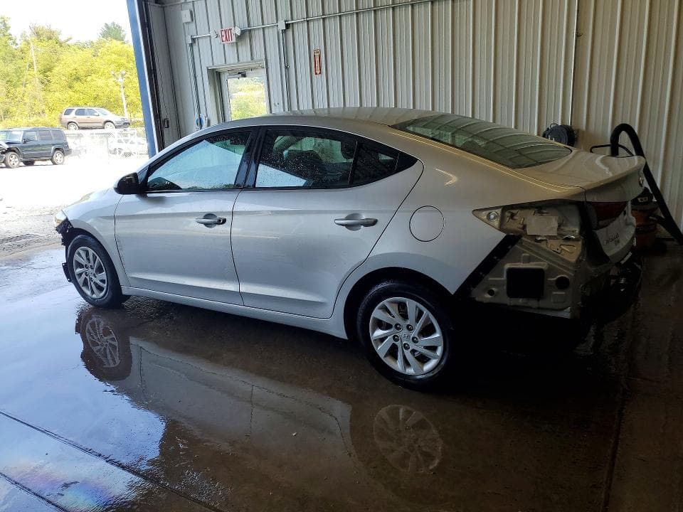2018 HYUNDAI ELANTRA SE 2