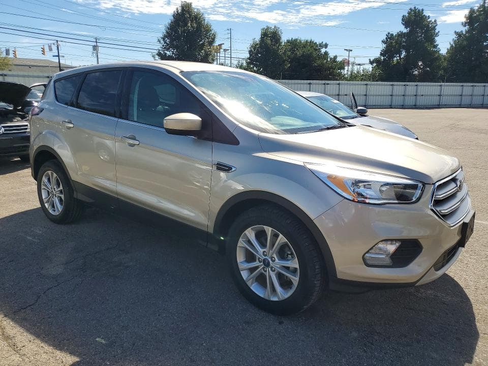 2017 FORD ESCAPE SE 4