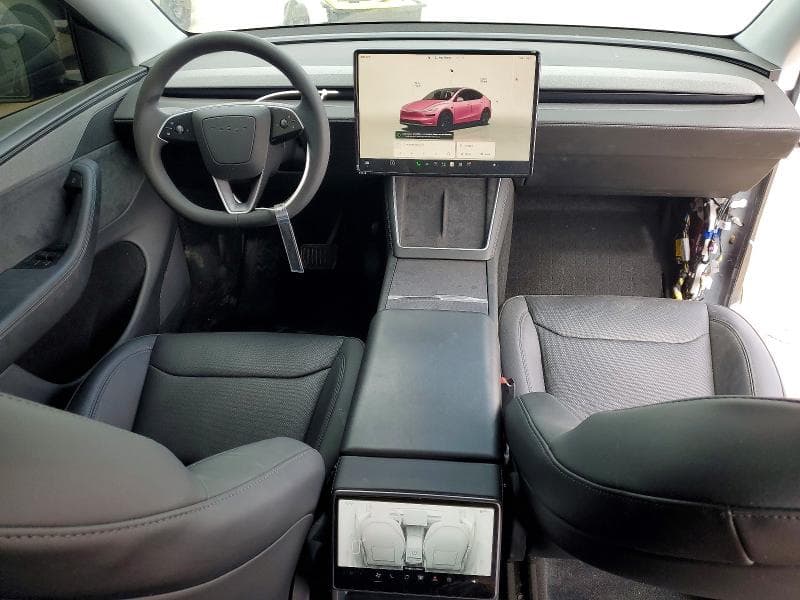 2026 TESLA MODEL Y 8