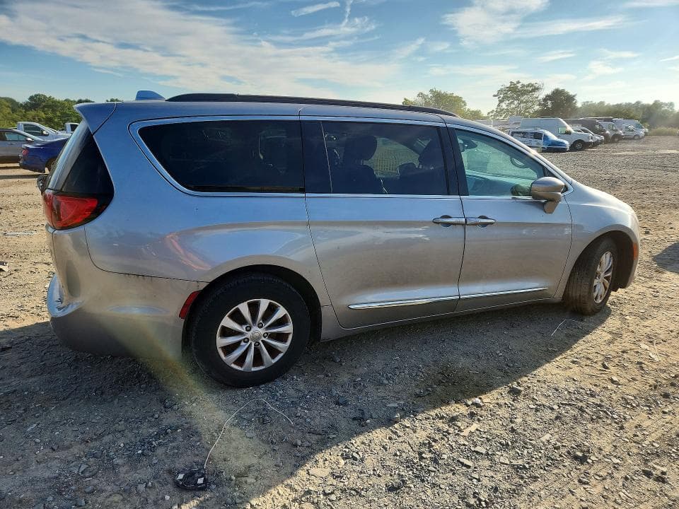 2017 CHRYSLER PACIFICA TOURING L 3