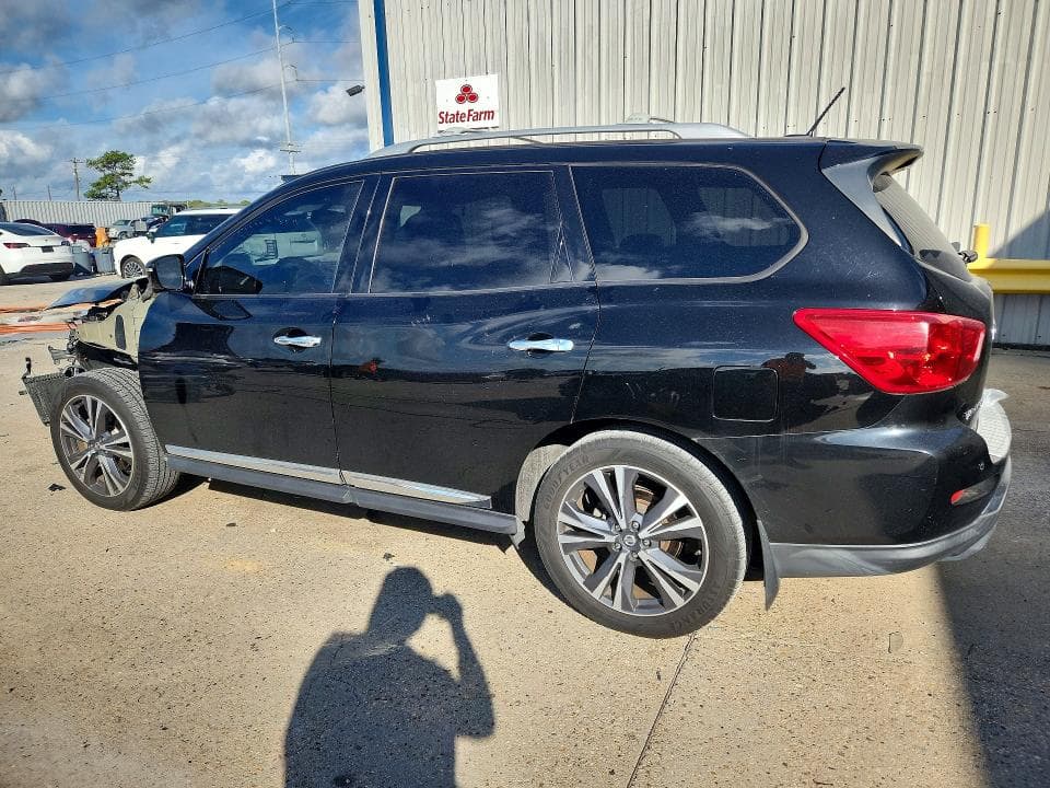 2017 NISSAN PATHFINDER PLATINUM 2