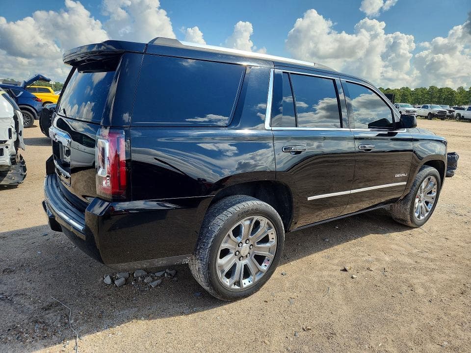 2017 GMC YUKON DENALI 3